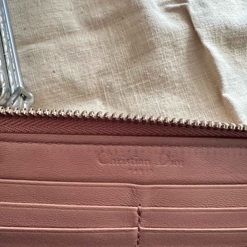 AUTHENTIC VINTAGE DIOR ZIPPY WALLET